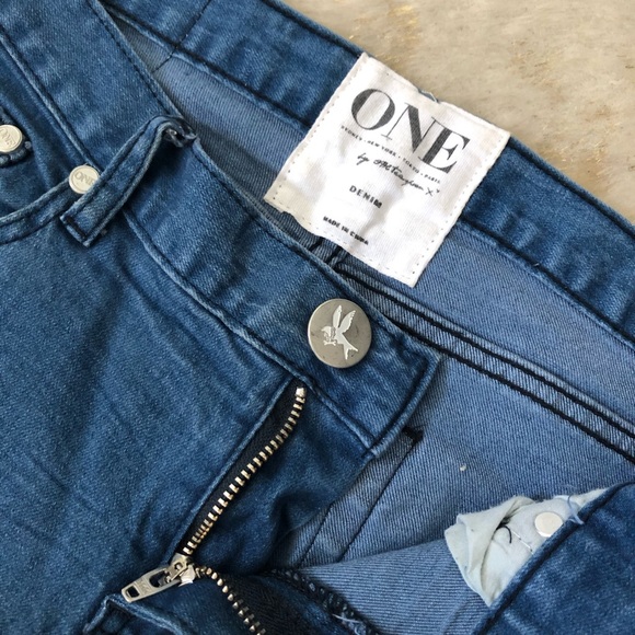 One Teaspoon Knee Rip Skinny Jeans - Picture 3 of 3